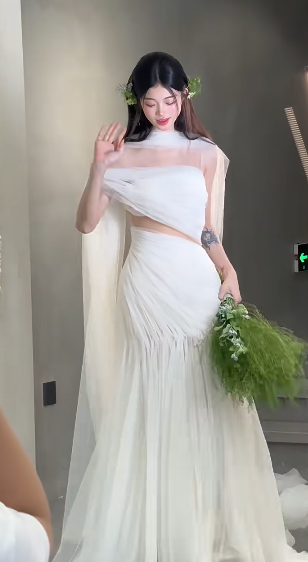 Chic Mermaid Strapless Chiffon Long Wedding Dresses