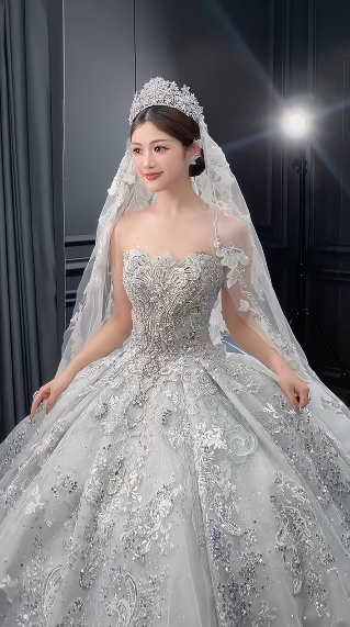 Dreamy Ball Gown Strapless Tulle Sequin Beaded With Veil Long Wedding Dresses