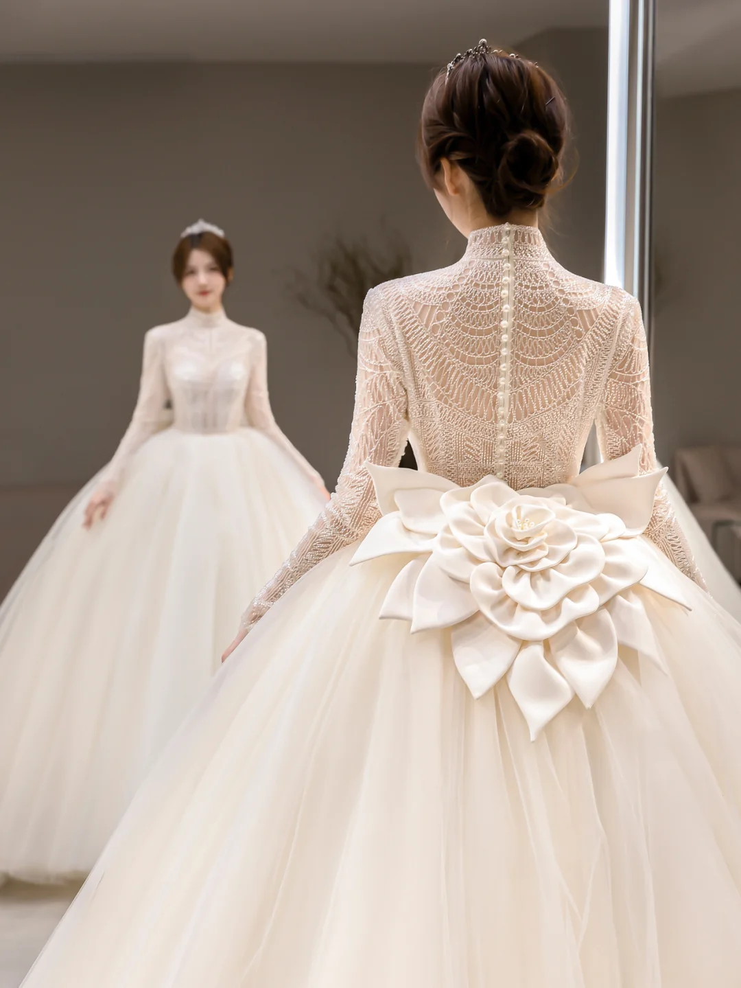 Unique Ball Gown Tulle Lace Long Sleeves Long Wedding Dresses