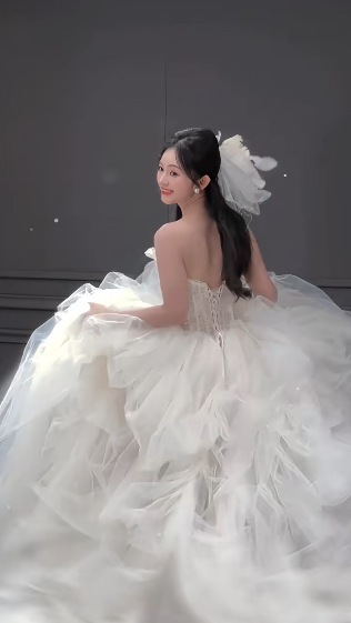 Elegant Ball Gown Strapless Tulle Long Wedding Dresses