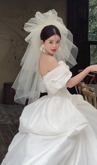 Elegant Ball Gown Off The Shoulder Satin With Veil Long Wedding Dresses