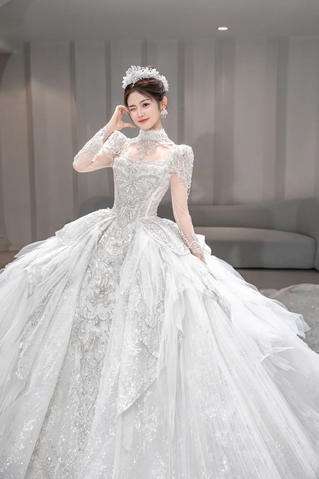 Gorgeous Ball Gown Tulle Sequin Long Sleeves Long Wedding Dresses