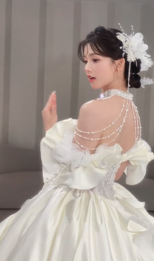 Stunning Ball Gown Off The Shoulder Satin Tulle Sqeuin Long Wedding Dresses