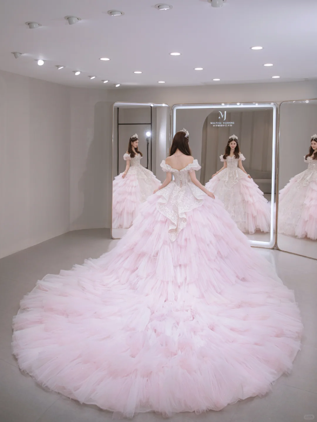 Unique Ball Gown Off The Shoulder Tulle Sqeuin Long Wedding Dresses