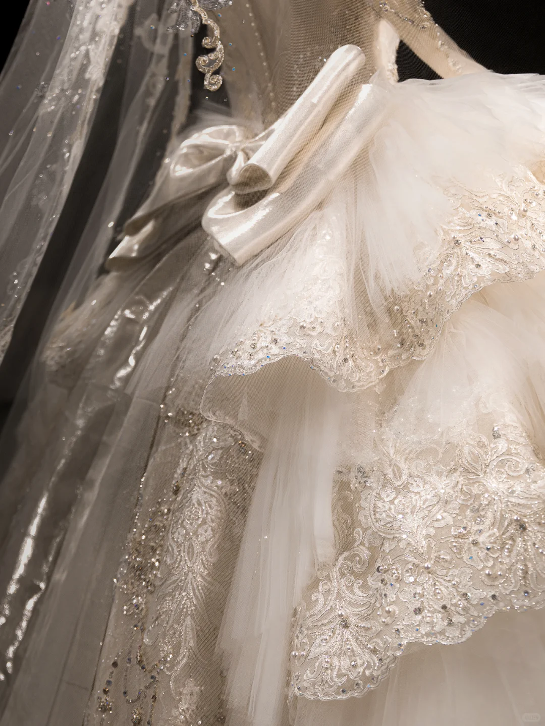 Luxurious Ball Gown Tulle Lace Sequin Beaded Long Sleeves With Veil Long Wedding Dresses