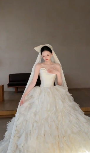 Pretty Ball Gown Starpless Satin With Veil Long Wedding Dresses