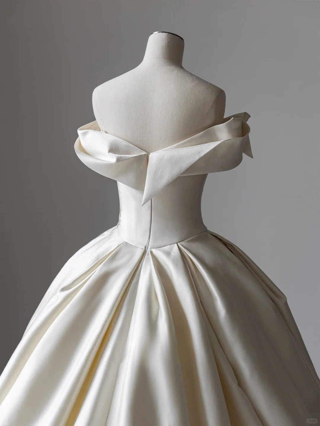 Elegant Ball Gown Off The Shoulder Satin Long Wedding Dresses
