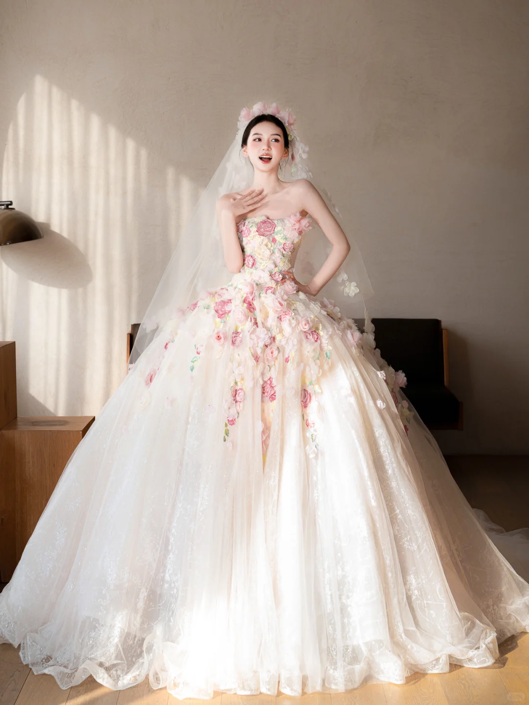 Dreamy Ball Gown Strapless Tulle Applique With Veil Long Wedding Dresses