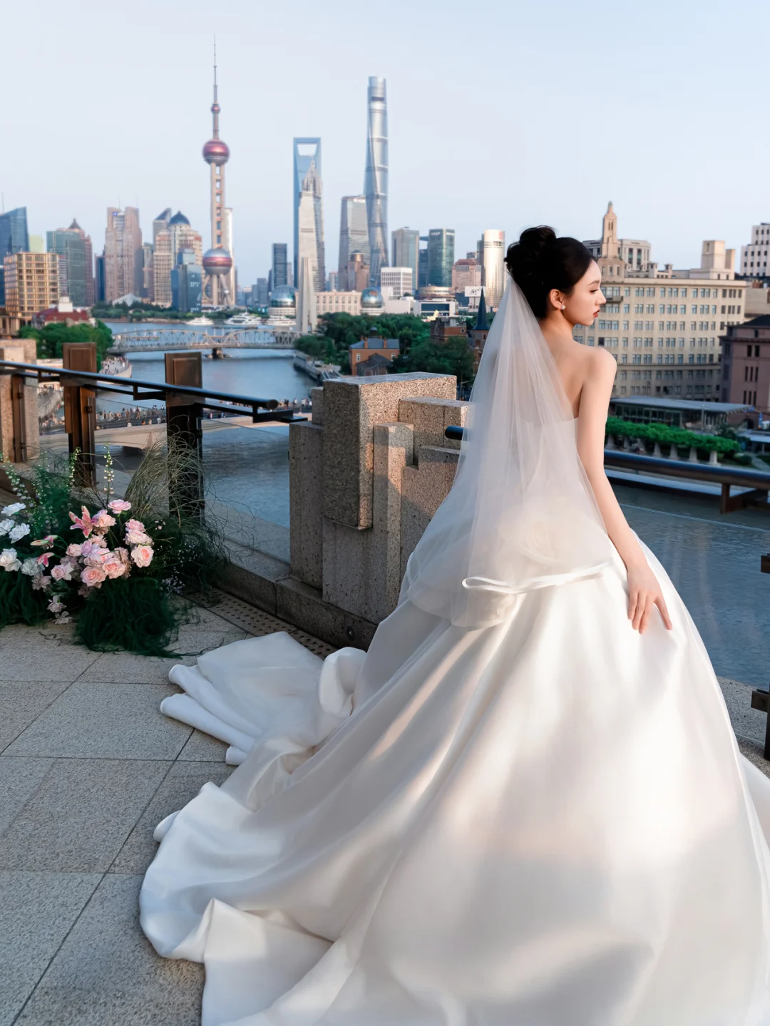 Simple Eelegant Ball Gown Strapless Satin With Veil Long Wedding Dresses