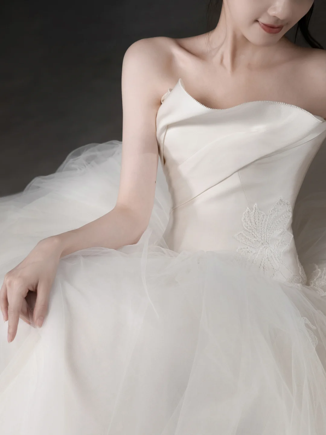 Elegant Ball Gown Strapless Satin Tulle With Veil Long Wedding Dresses