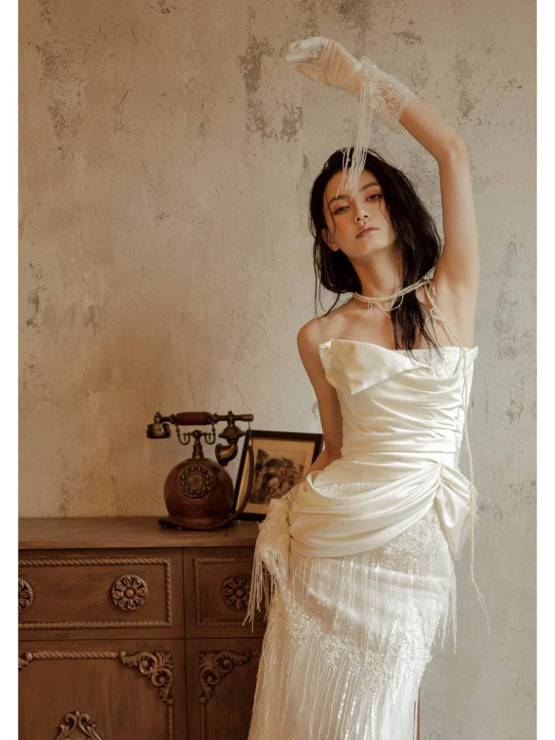 Gorgeous Mermaid Strapless Satin Tulle Lace Tassel With Gloves Long Wedding Dresses
