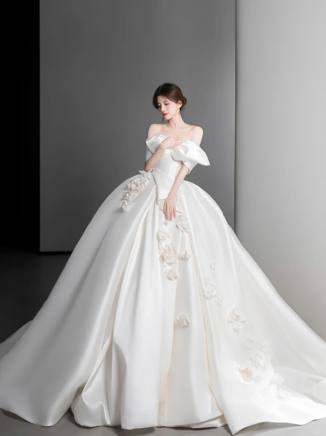 Elegant Ball Gown Off The Shoulder Satin Applique Long Wedding Dresses