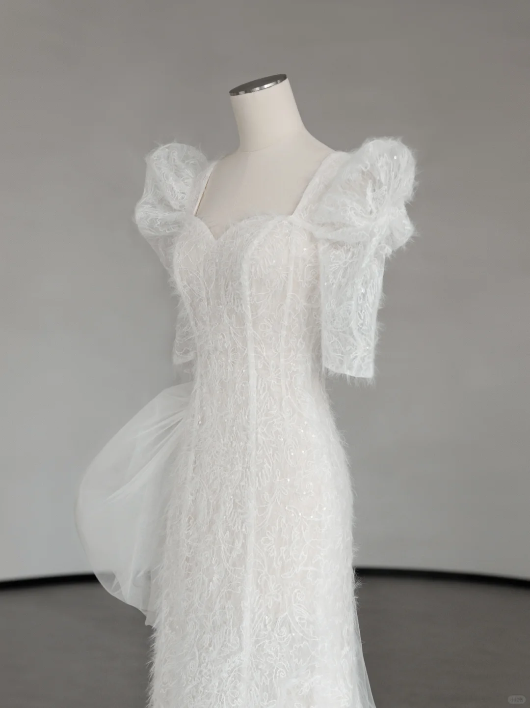 Chic Pretty Mermaid Satin Tulle Feather Short Sleeves Long Wedding Dresses
