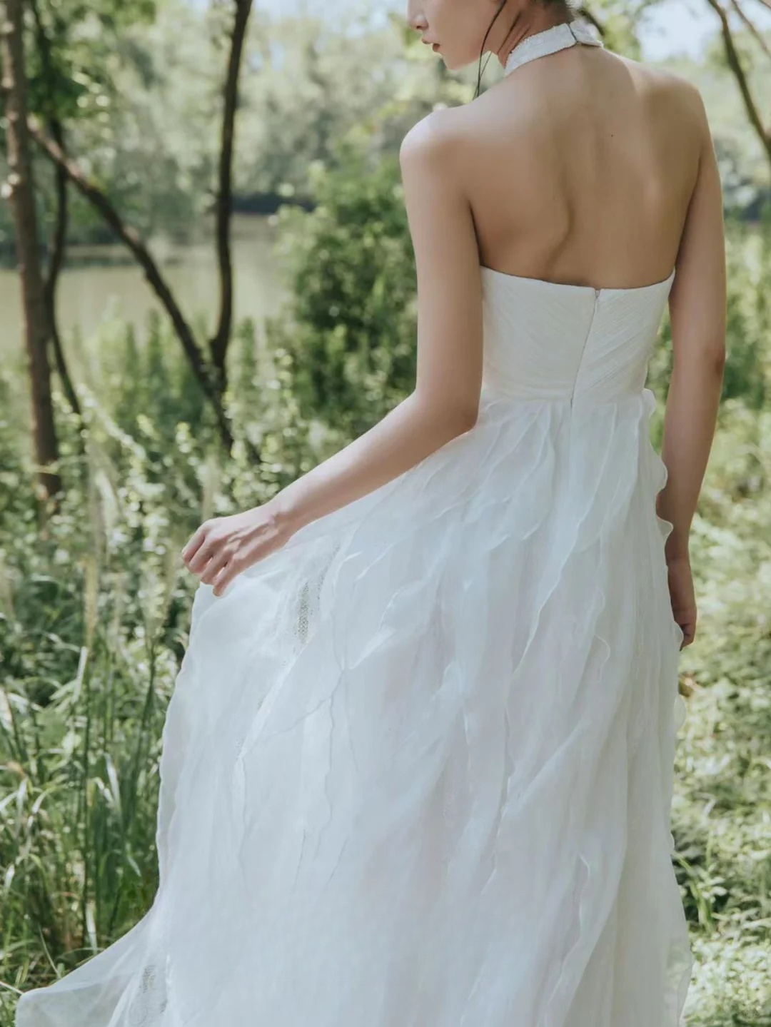 Elegant A Line Halter White Chiffon Long Wedding Dresses