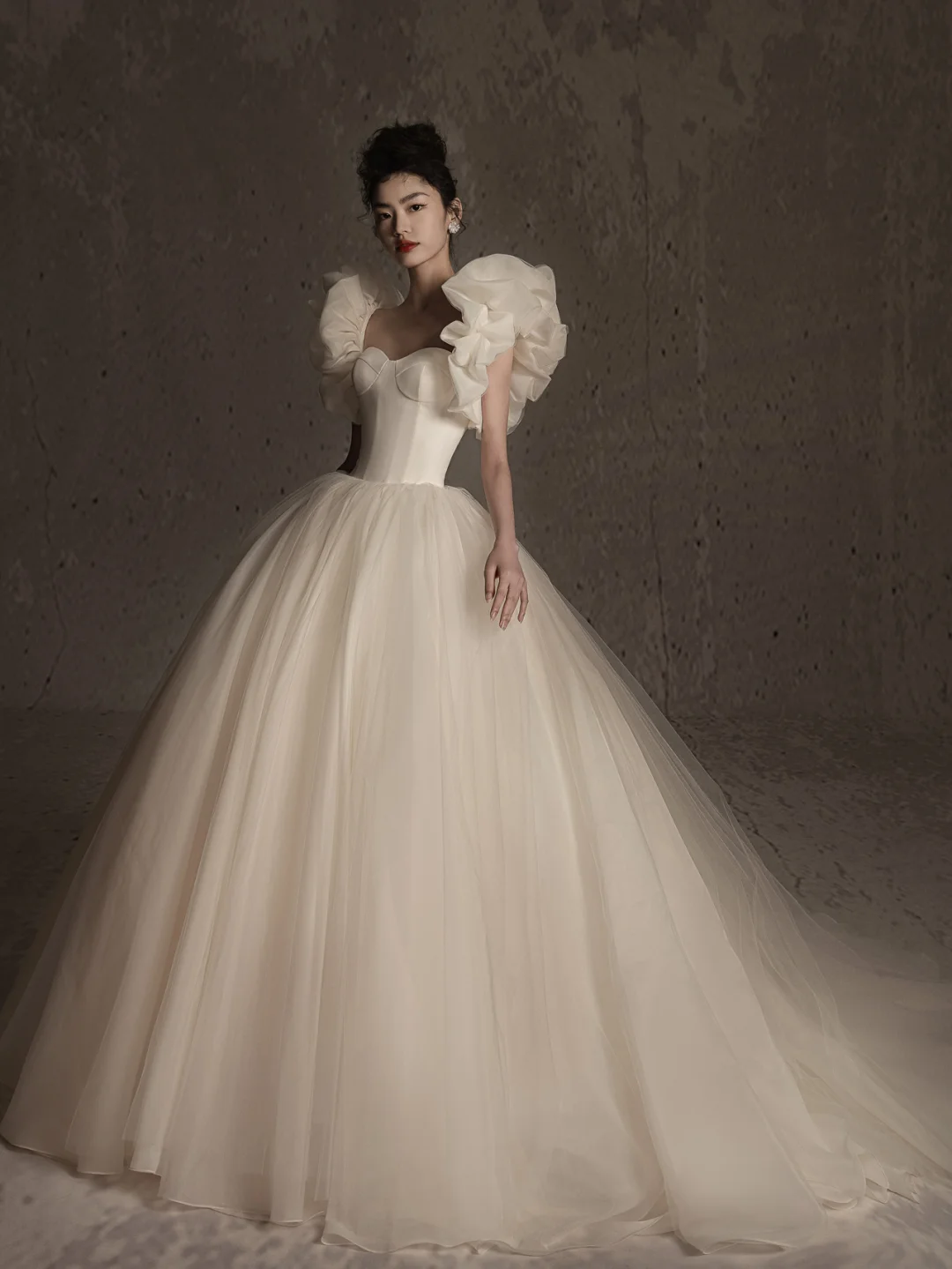Unique Ball Gown Sweetheart Satin Tulle Long Wedding Dresses