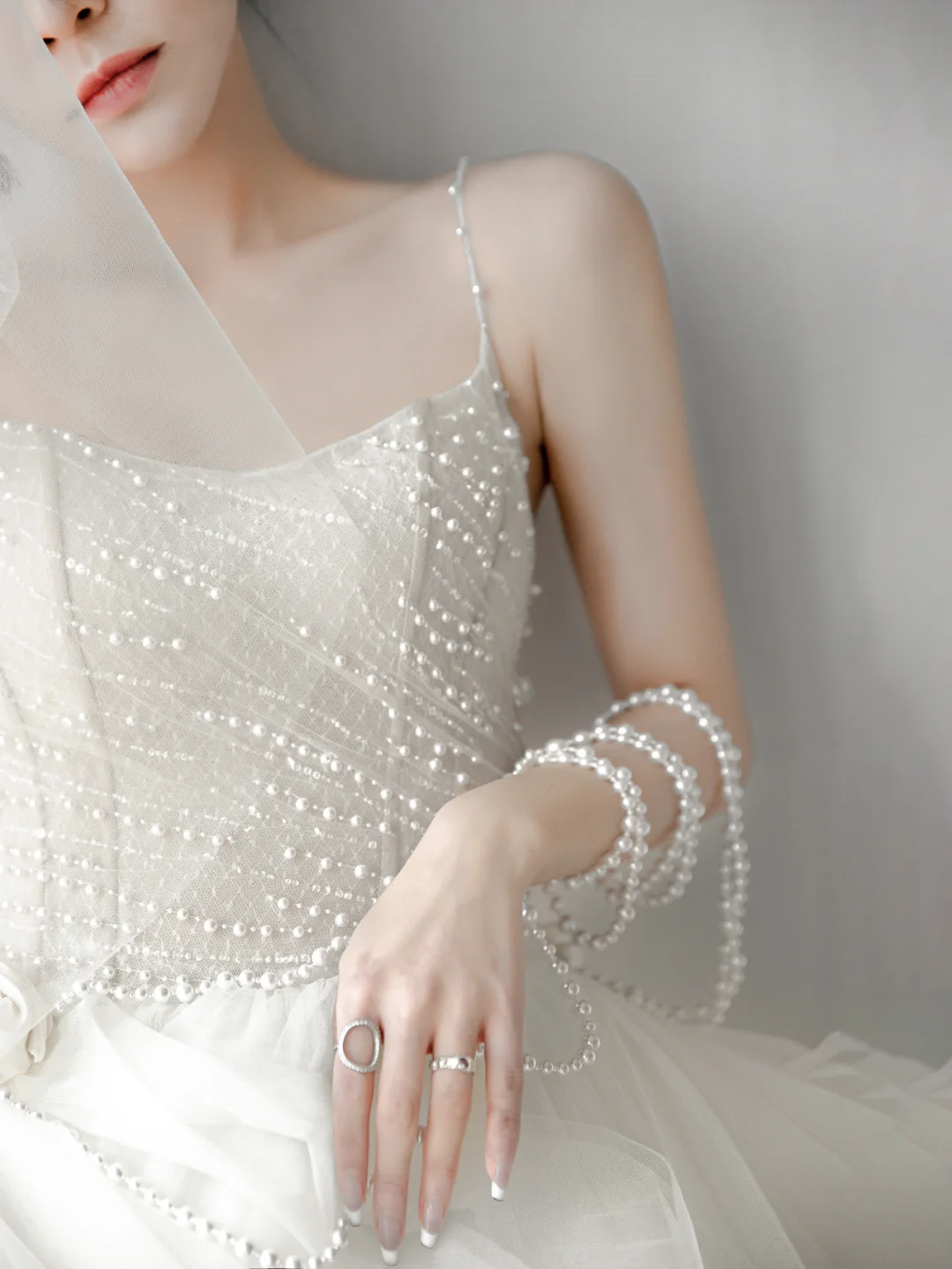 Pretty Ball Gown Spaghetti Straps Tulle Beaded Long Wedding Dresses
