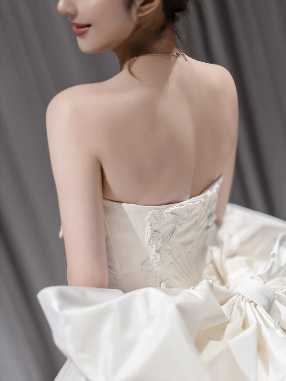 Dreamy Ball Gown Strapless Satin Back With Bow Long Wedding Dresses