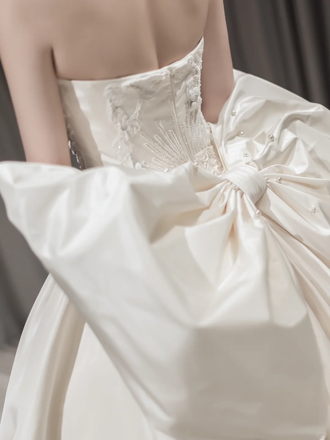 Dreamy Ball Gown Strapless Satin Back With Bow Long Wedding Dresses