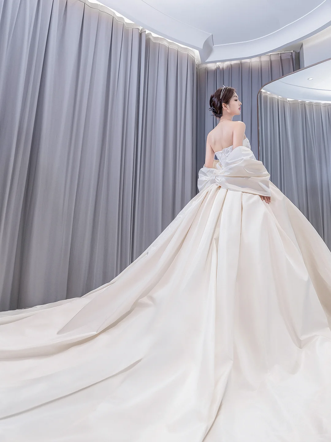 Dreamy Ball Gown Strapless Satin Back With Bow Long Wedding Dresses