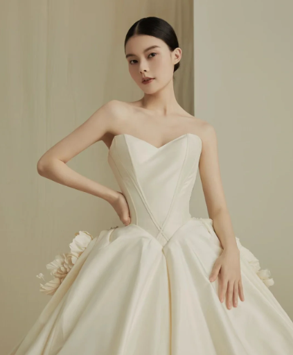 Dreamy Ball Gown Strapless Satin With Veil Long Wedding Dresses