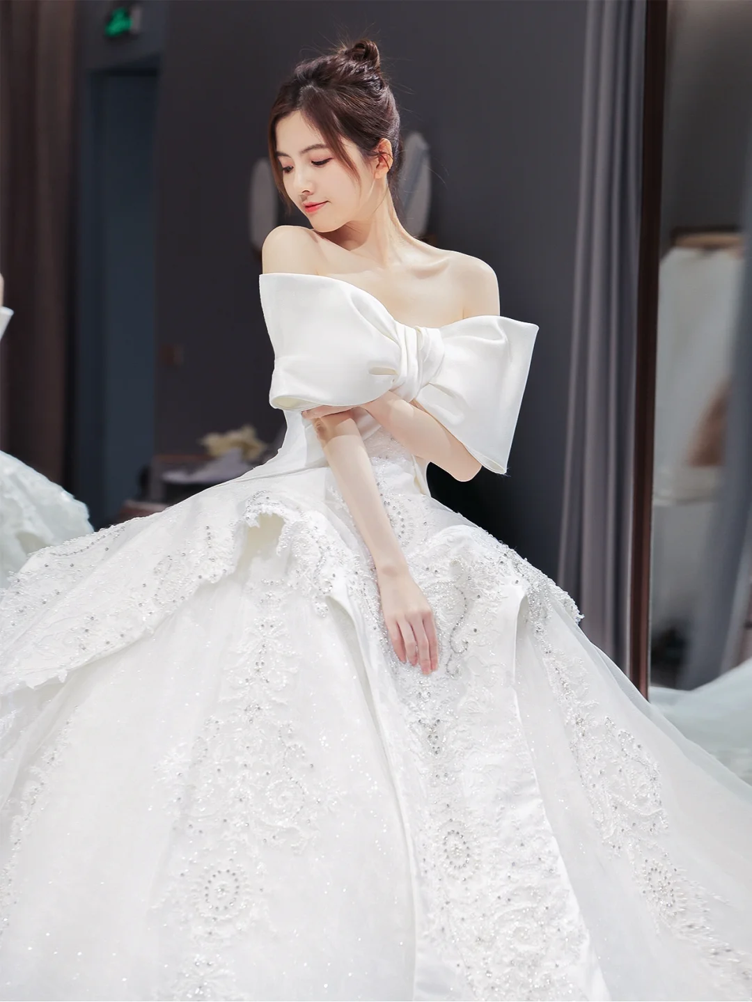 Unique Ball Gown Strapless Satin Tulle Lace Sequin Beaded With Bow Long Wedding Dresses