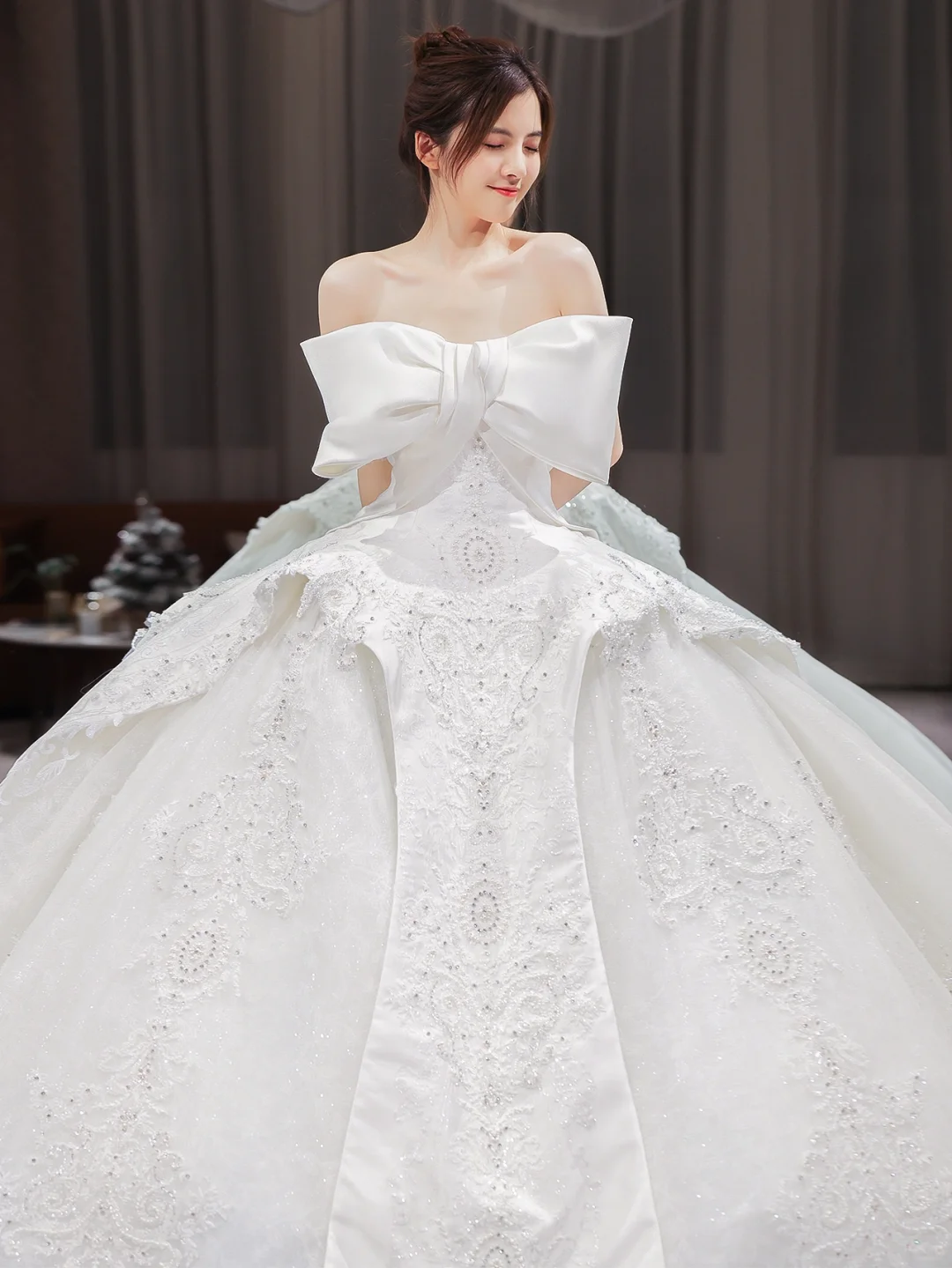 Unique Ball Gown Strapless Satin Tulle Lace Sequin Beaded With Bow Long Wedding Dresses
