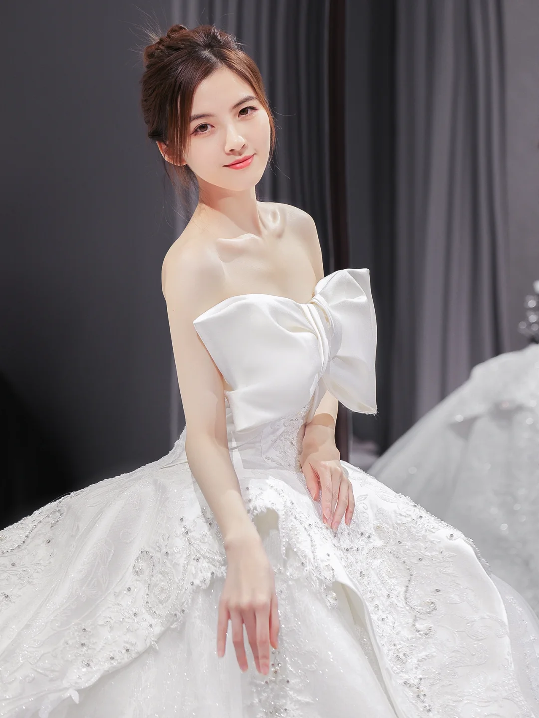 Unique Ball Gown Strapless Satin Tulle Lace Sequin Beaded With Bow Long Wedding Dresses