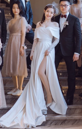 Elegant A Line Off The Shouder Satin Lace Long Sleeves Long Wedding Dresses