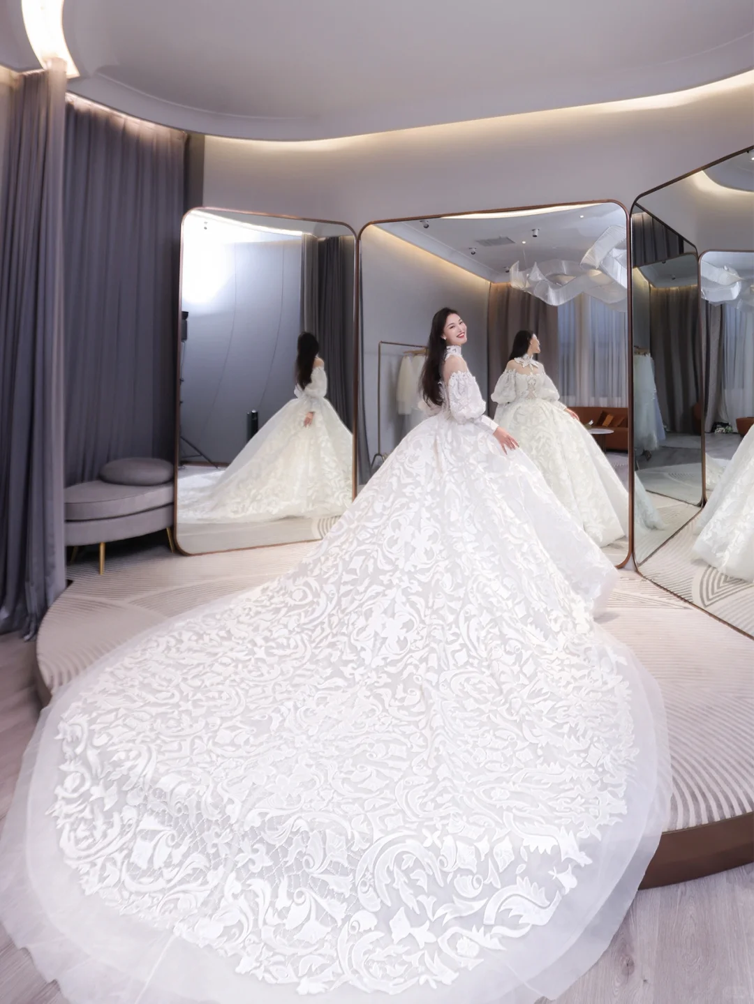Unique Ball Gown Tulle Lace Applique Long Sleeves Long Wedding Dresses