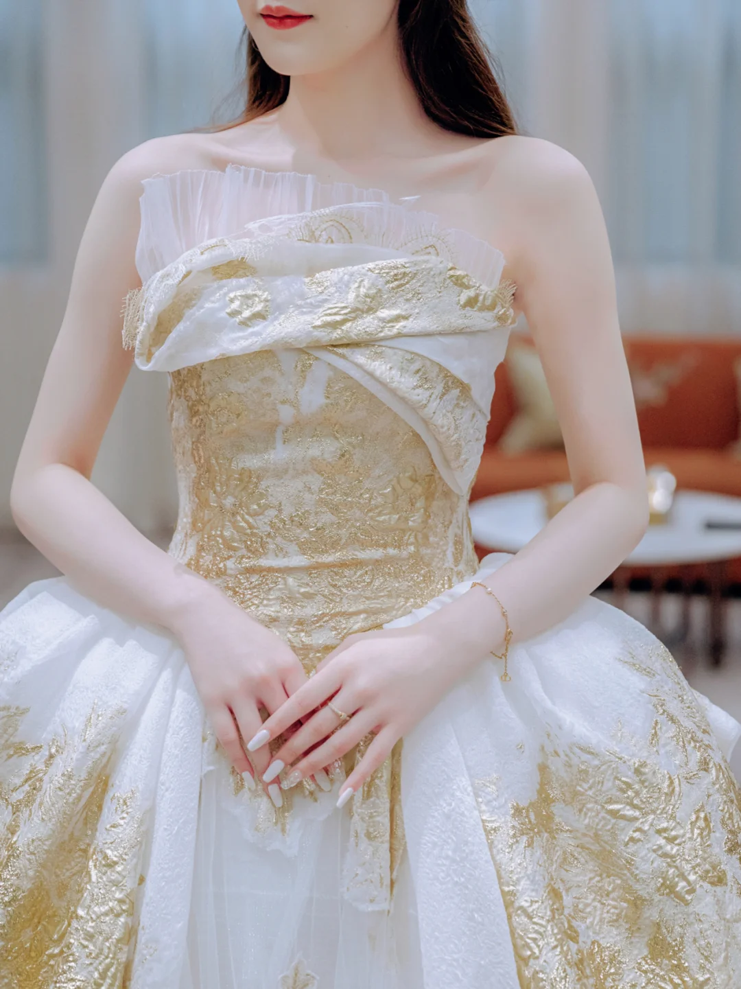 Gorgeous Ball Gown Strapless Satin Applique Long Wedding Dresses