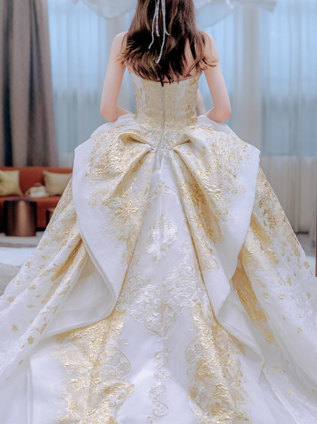Gorgeous Ball Gown Strapless Satin Applique Long Wedding Dresses