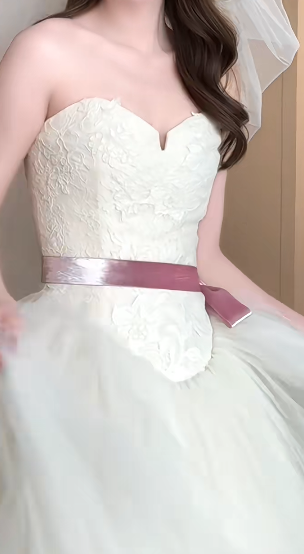 Elegant Ball Gown Strapless Satin Tulle With Veil Long Wedding Dresses