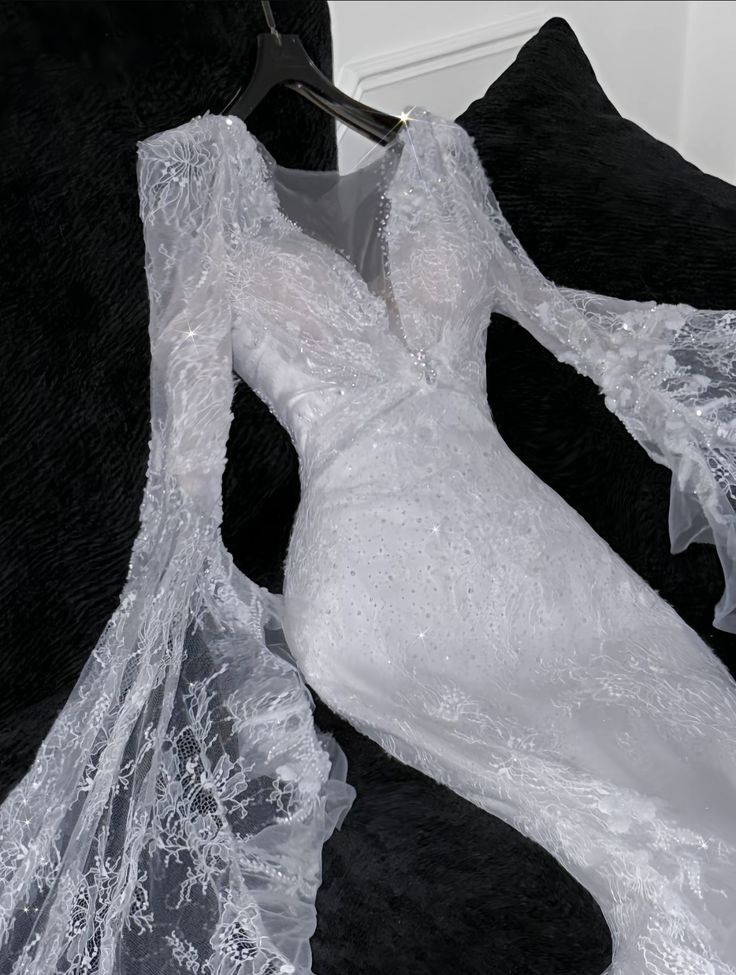Timeless Mermaid Tulle Lace Long Sleeves Long Wedding Dresses