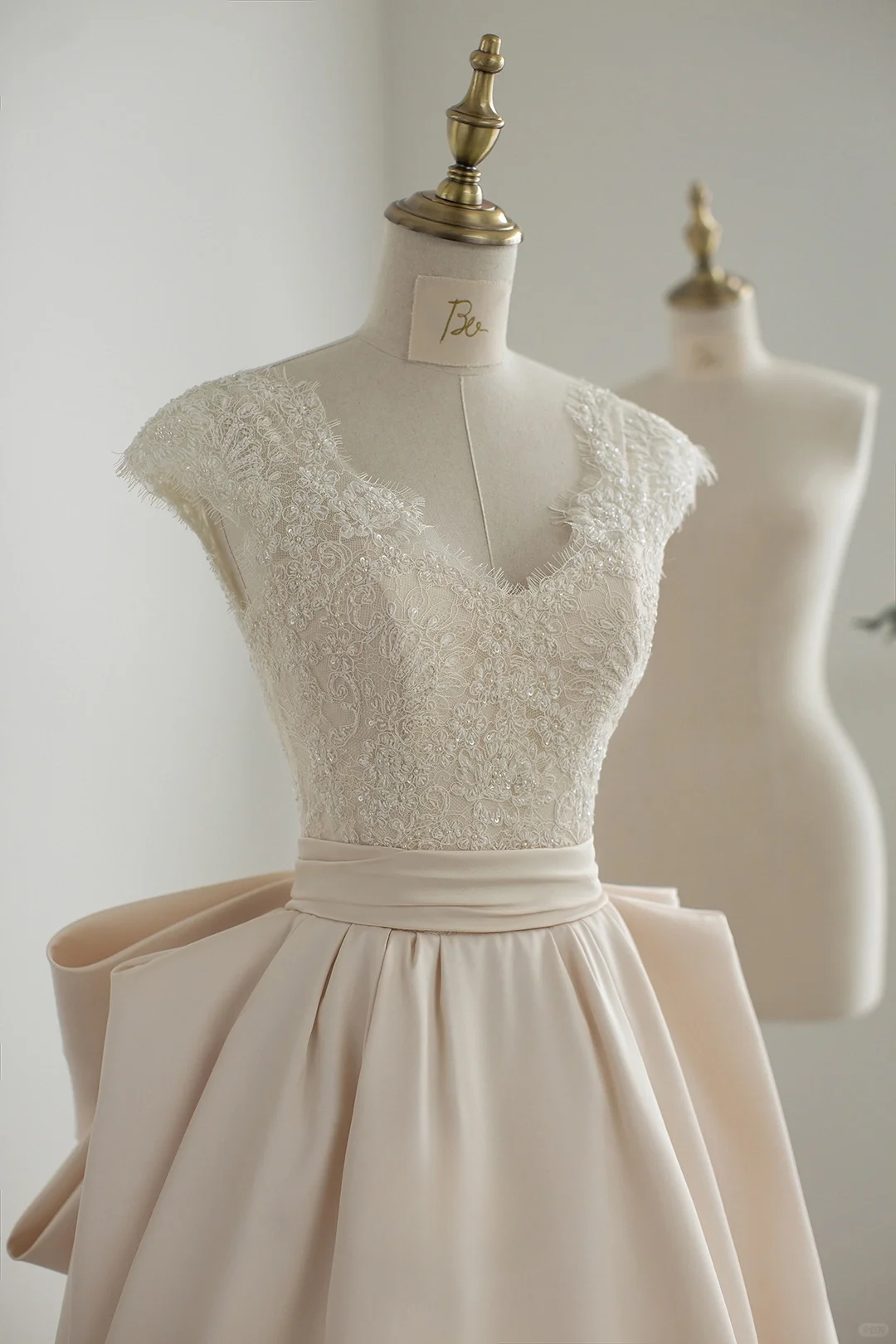 Chic Ball Gown Satin Lace Backless Long Wedding Dresses
