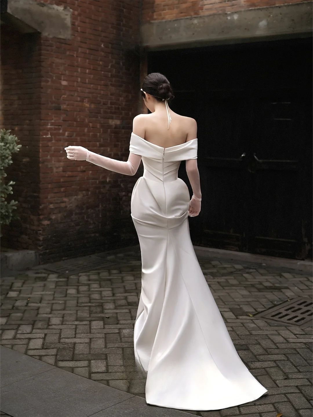 Elegant Mermaid Off The Shoulder Satin Tulle With Veil Long Wedding Dresses