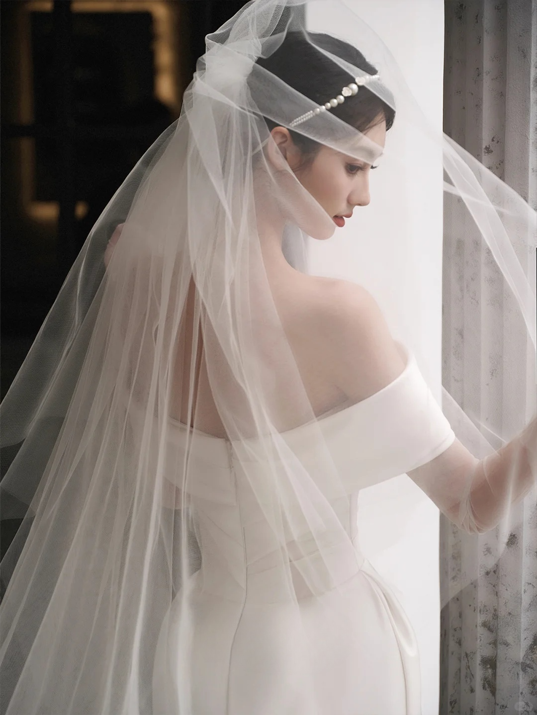 Elegant Mermaid Off The Shoulder Satin Tulle With Veil Long Wedding Dresses