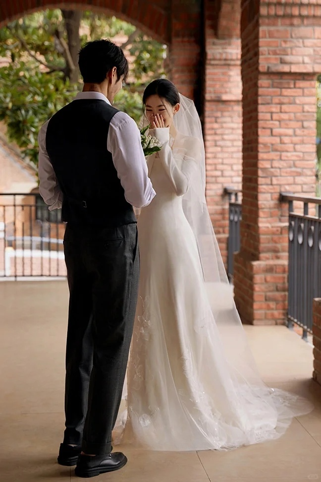 Elegant Mermaid Strapless Satin Tulle Lace With Veil Long Wedding Dresses
