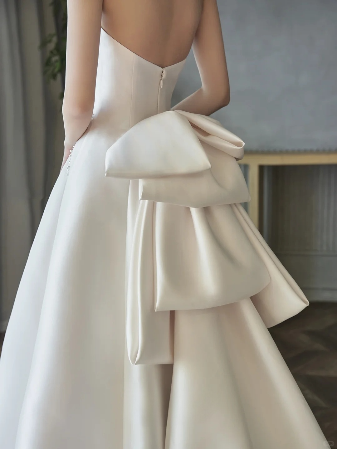 Eelgant A Line Satin Beaded With Veil Long Wedding Dresses