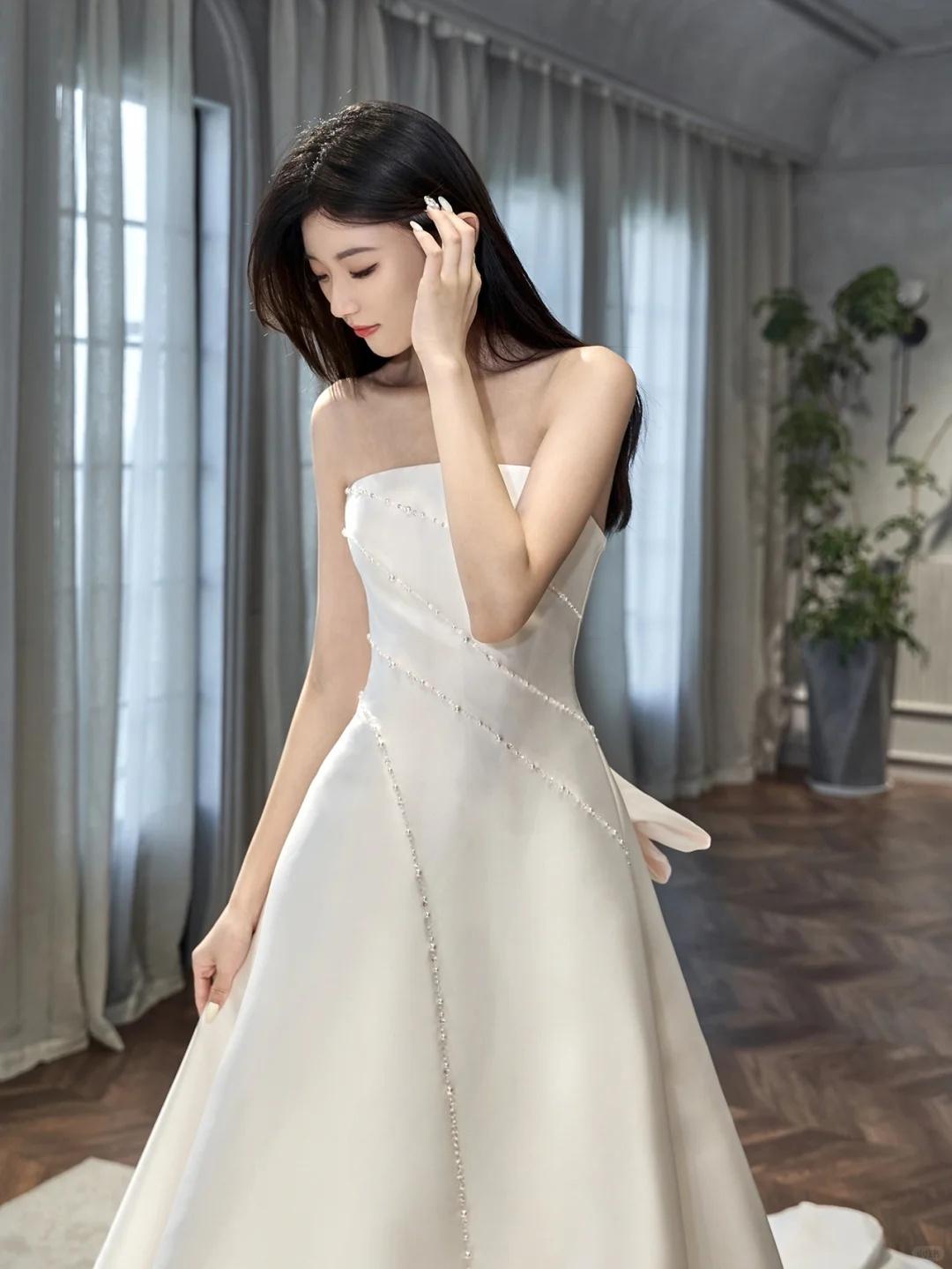 Eelgant A Line Satin Beaded With Veil Long Wedding Dresses