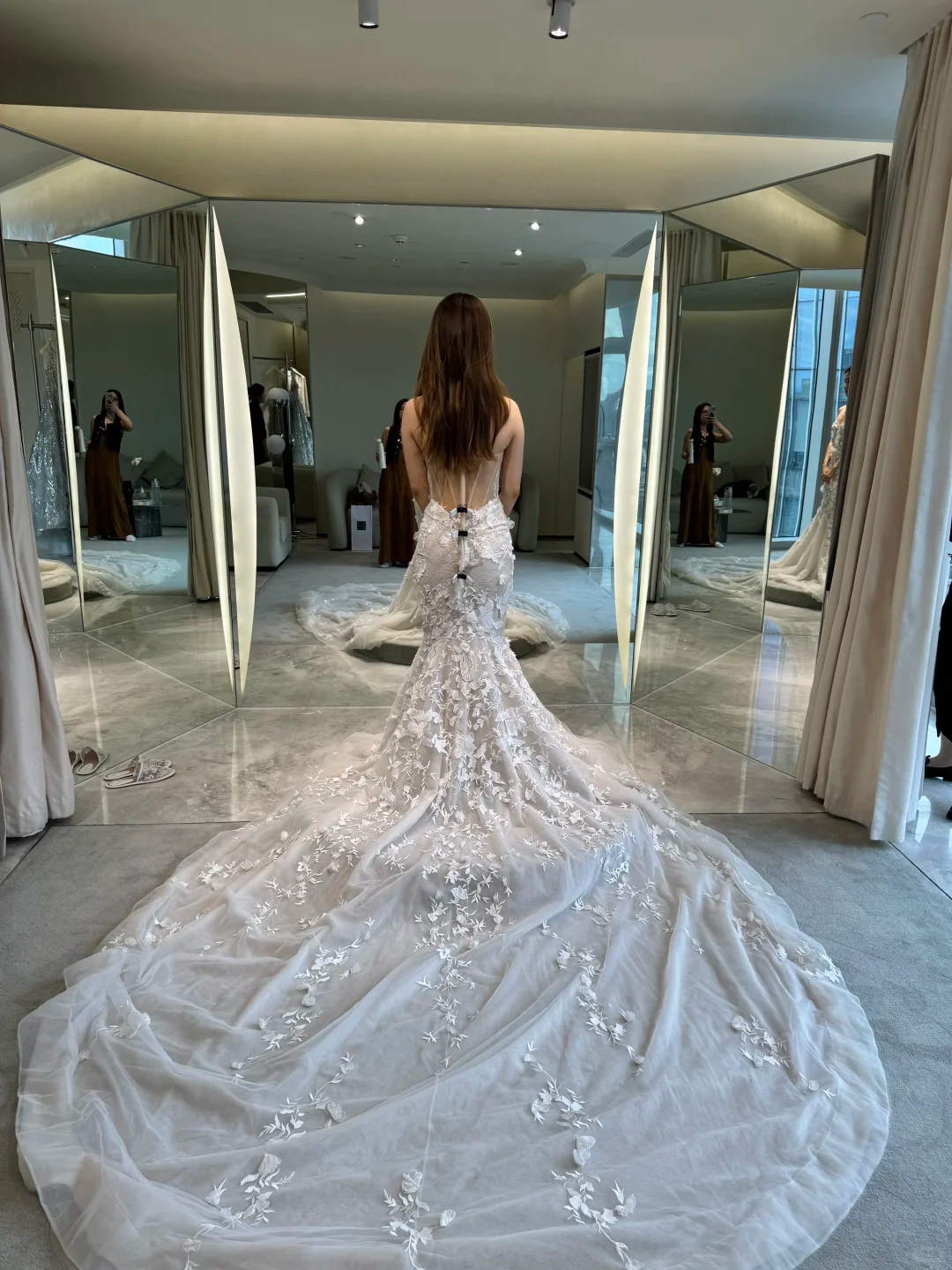 Elegant Mermaid Strapless Tulle Lace Applique Long Wedding Dresses