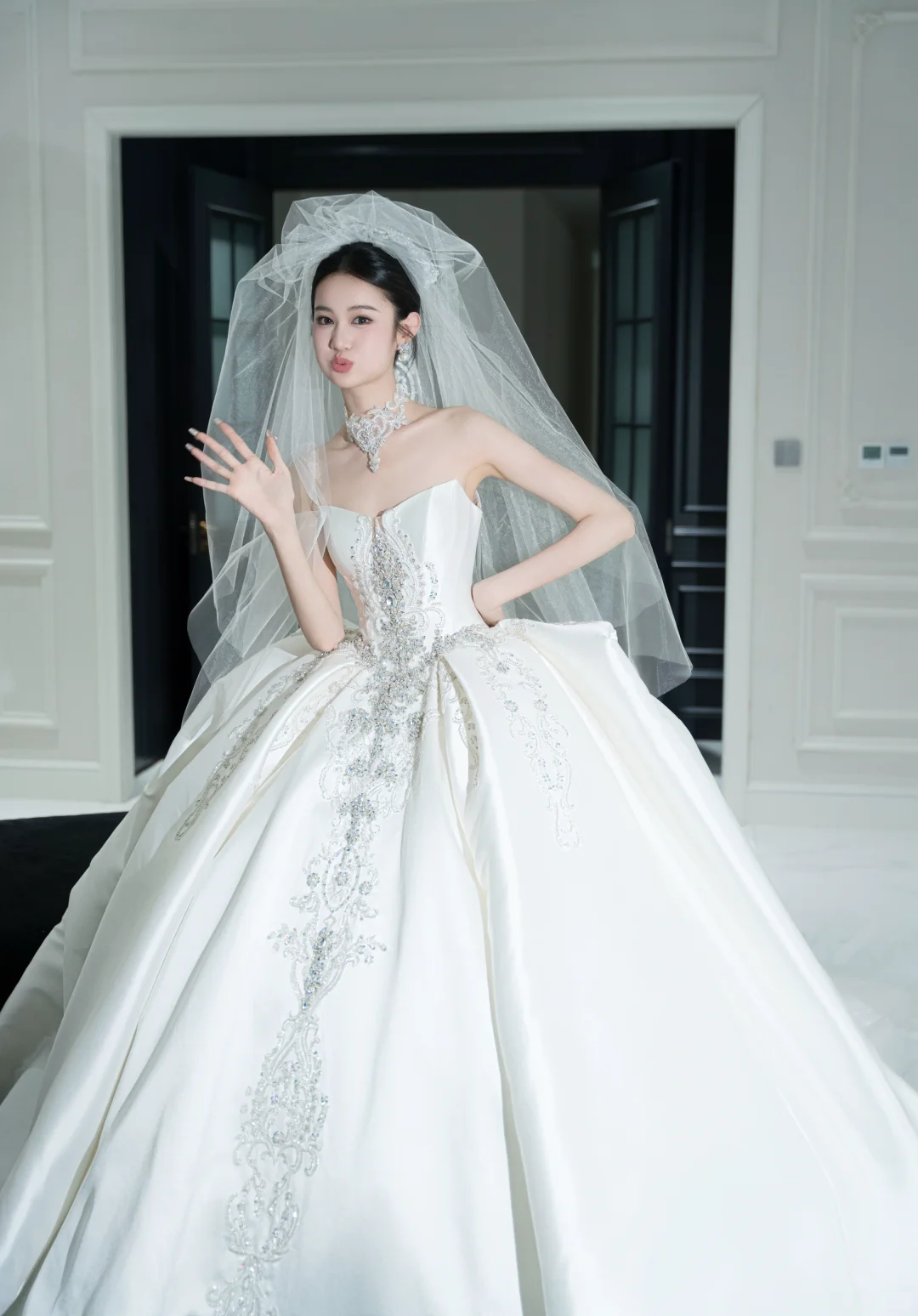 Timeless Ball Gown Strapless Satin Sequin Beaded With Veil Long Wedding Dresses