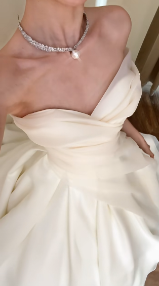 Elegant Ball Gown Off The Shoulder Chiffon Long Wedding Dresses