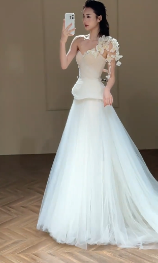 Chic A Line Strapless Tulle Applique Long Wedding Dresses