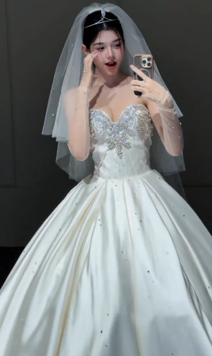 Timeless Ball Gown Strapless Satin Beaded With Veil Long Wedding Dresses