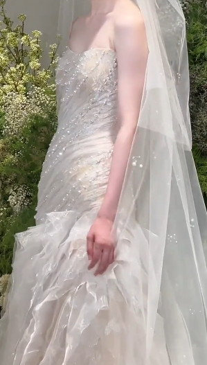 Dreamy Mermaid Strapless Tulle Beads With Veil Long Wedding Dresses