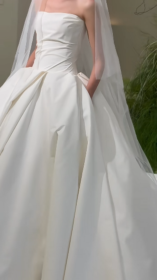 Elegant Simple Ball Gown Strapless Satin With Veil Long Wedding Dresses
