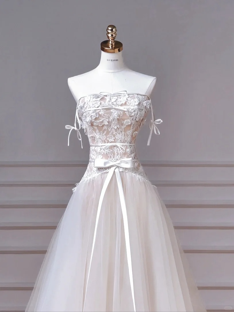 Pretty A Line Spaghetti Straps Tulle Lace Applique Long Wedding Dresses