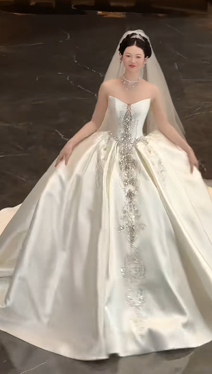Gorgeous Ball Gown Strapless Satin Sequin Beads With Veil Long Wedding Dresses