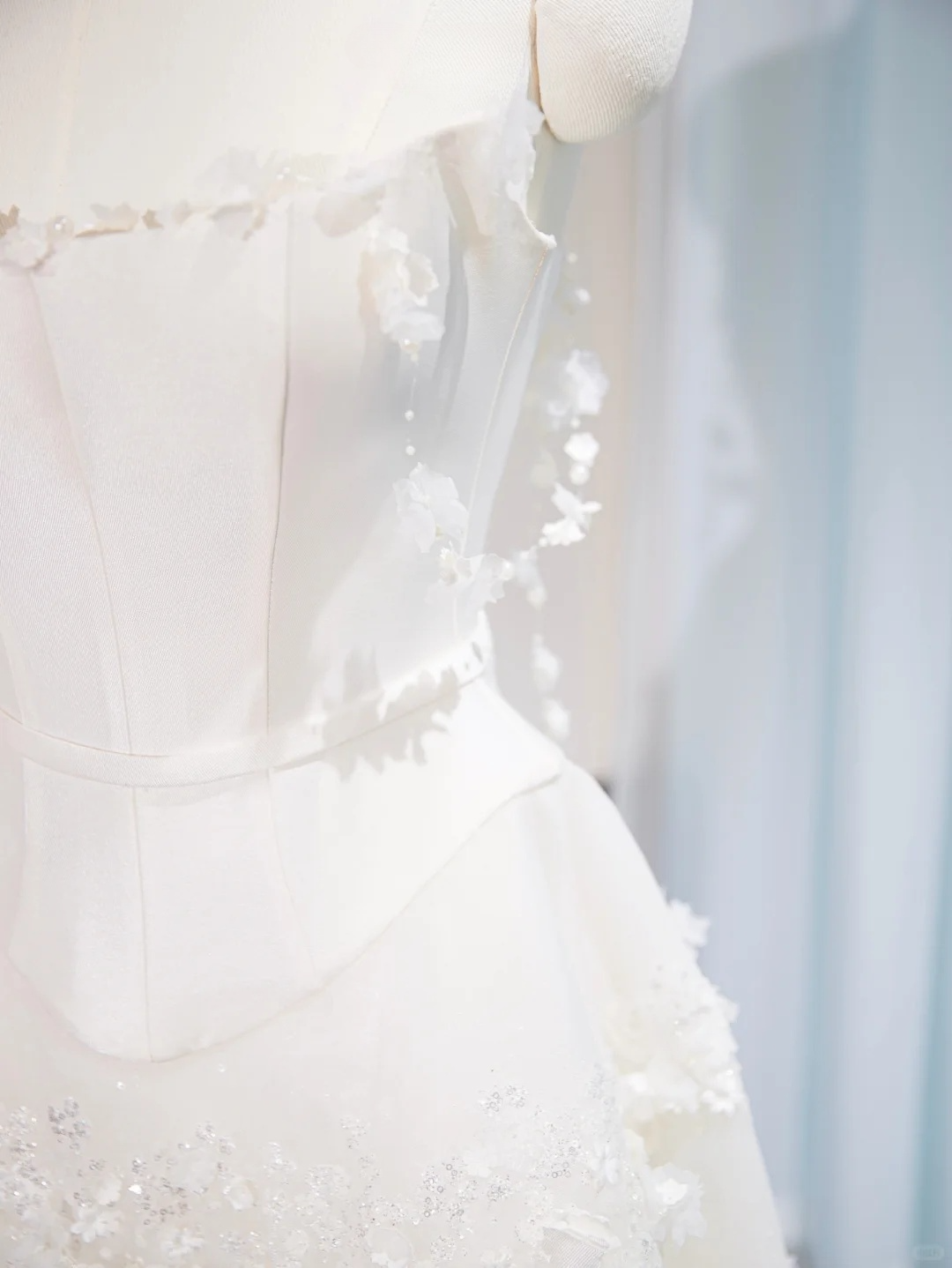 Princess A Line Spaghetti Straps White Satin Tulle Applique Long Wedding Dresses