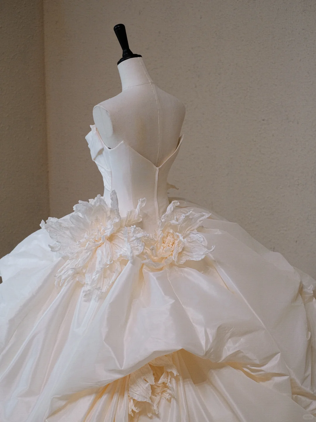 Timeless Ball Gown Strapless Satin Tulle Long Wedding Dresses